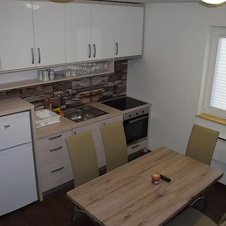 Lejlighed Borovnica Catez *