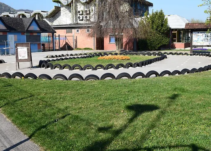 Апартаменты Borovnica Catez *